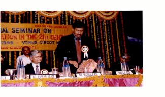 1999 International Seminar on Cotton and its utilization in the 21st century and 75th Anniversary of CIRCOT on 10 December 1999 Image-7