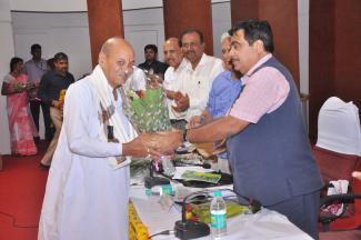 2015 Visit Of Nitin Gadkari To National Seminar On Value Addition To Of Cotton Stalks And Other Agro Wastes For Rural Livelihood At Nagpur Image-5