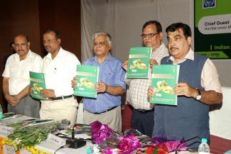 2015 Visit Of Nitin Gadkari To National Seminar On Value Addition To Of Cotton Stalks And Other Agro Wastes For Rural Livelihood At Nagpur Image-7