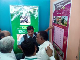 2014 Visit Of Sh. Nitin Gadkari To ICAR-CIRCOT Exhibition Stall In Agro Vision India, Nagpur On 4 December 2014 Image-3